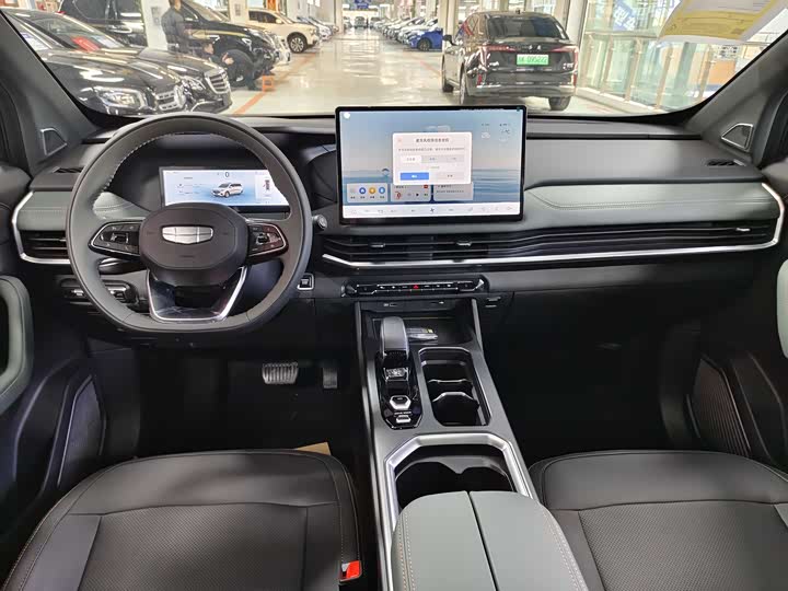 Фото 9 - Geely Okavango L