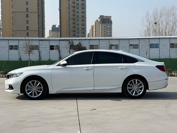 Фото 4 - Honda Accord