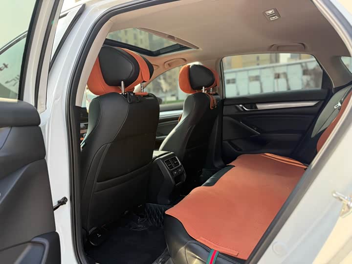 Фото 6 - Honda Accord