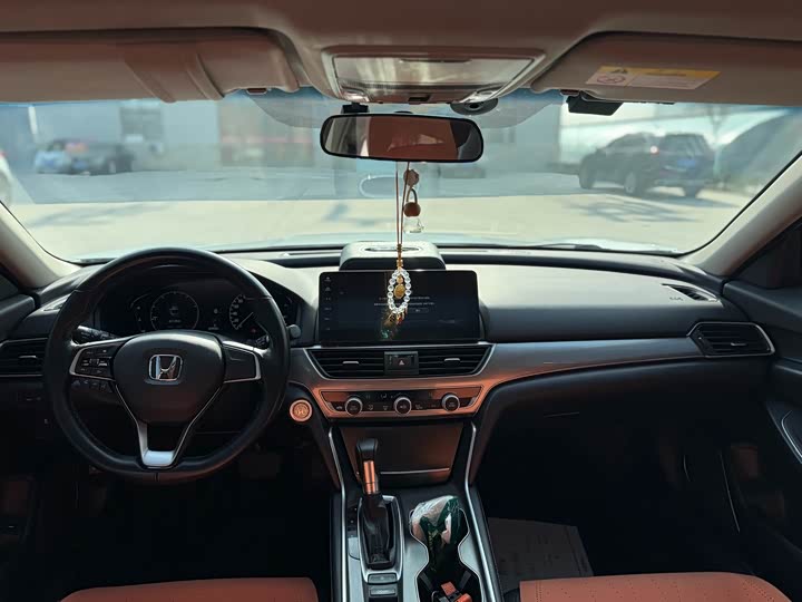Фото 7 - Honda Accord