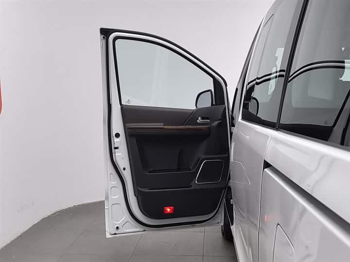 Фото 8 - Dongfeng Forthing Lingzhi Plus