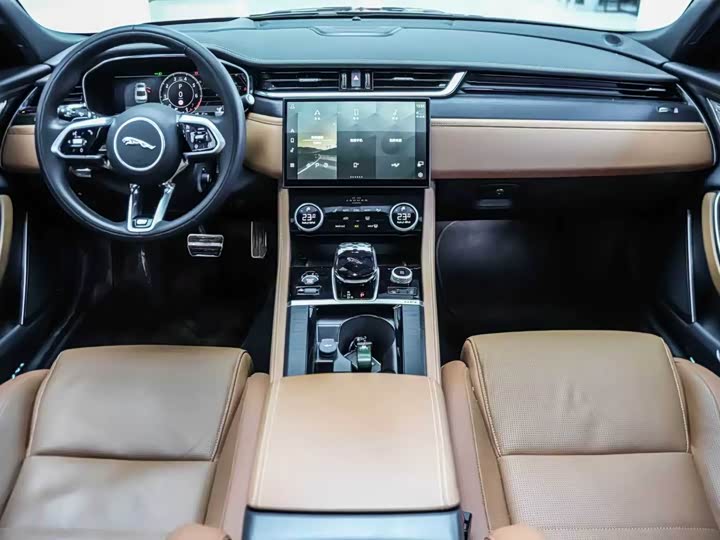 Фото 4 - Jaguar XF L