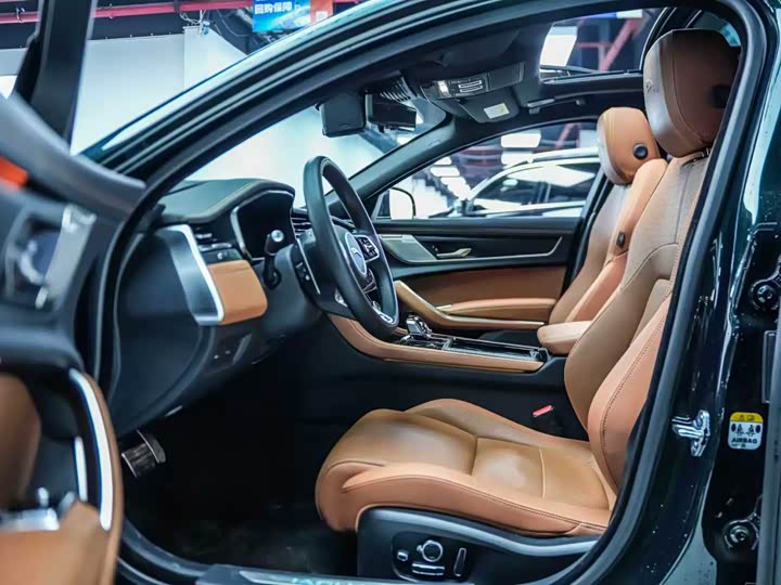 Фото 9 - Jaguar XF L