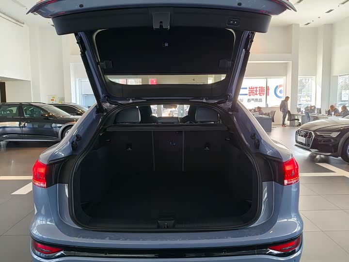 Фото 8 - Audi Q6L e-tron Sportback