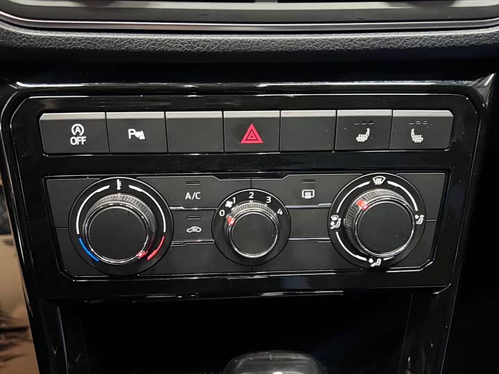 Фото 6 - Volkswagen Tharu