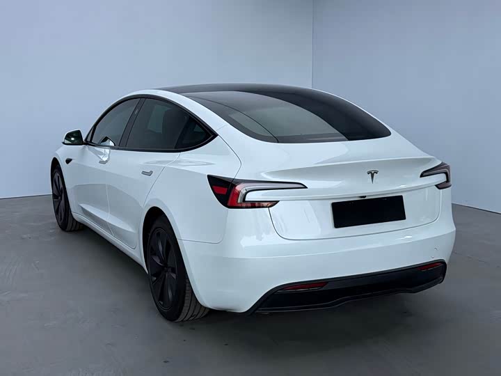 Photo 5 - Tesla Model 3