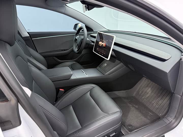 Photo 8 - Tesla Model 3