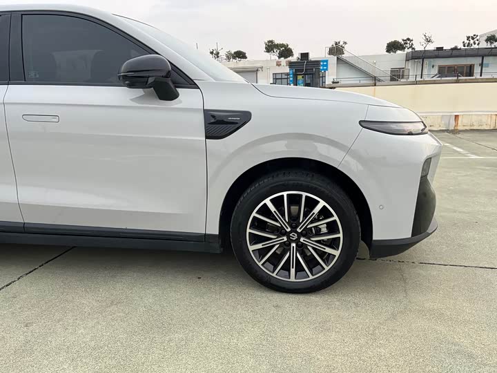 Фото 4 - Leapmotor B10