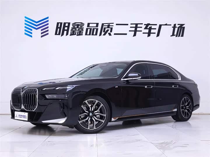 Фото 2 - BMW 7 Series