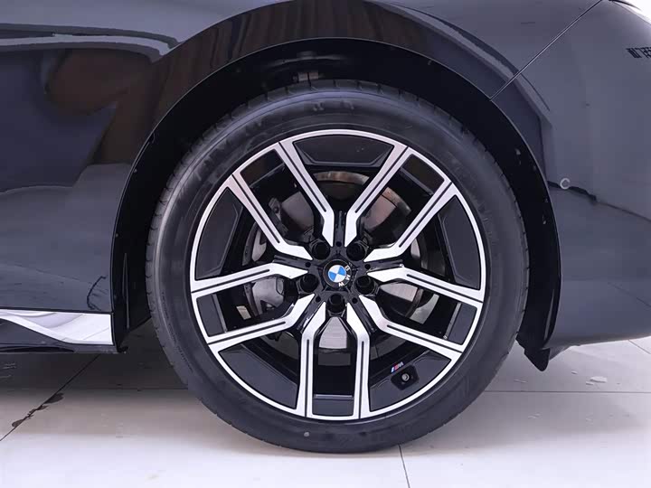 Фото 6 - BMW 7 Series