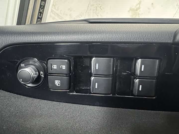 Фото 8 - Mazda CX-5