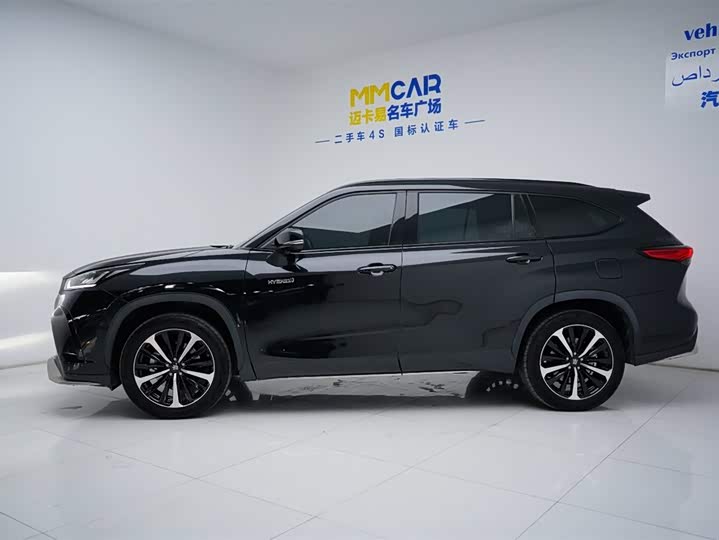 Фото 2 - Toyota Crown Kluger