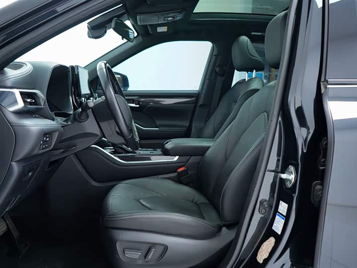 Фото 3 - Toyota Crown Kluger