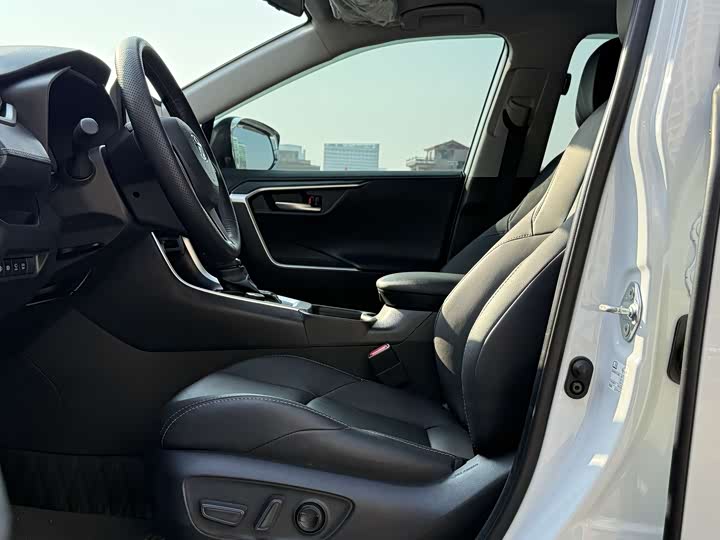 Фото 7 - Toyota Wildlander