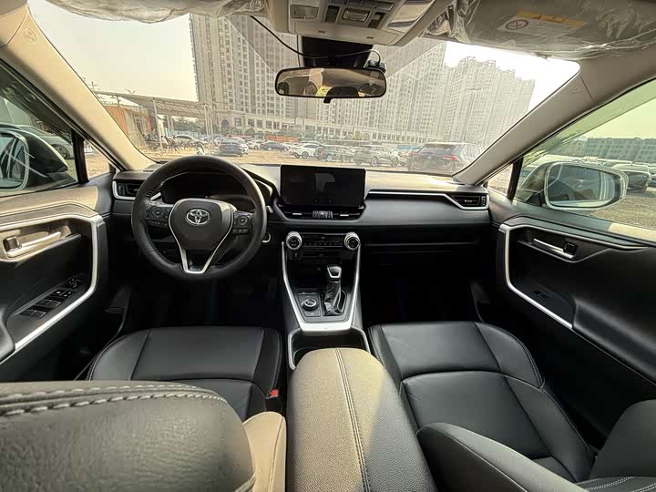 Фото 9 - Toyota Wildlander