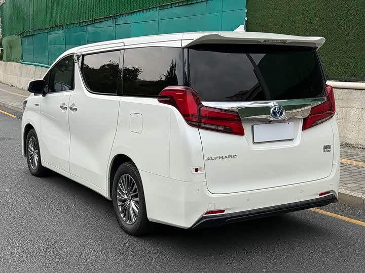 Photo 7 - Toyota Alphard
