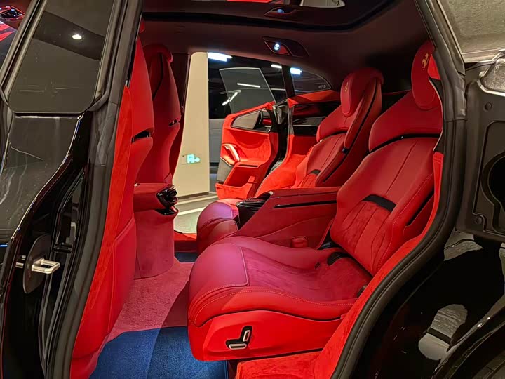 Фото 8 - Ferrari Purosangue