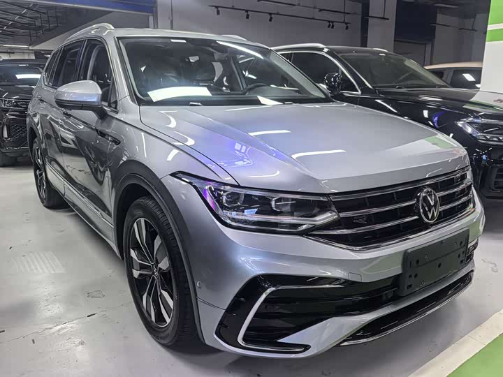 Фото 3 - Volkswagen Tiguan L Pro