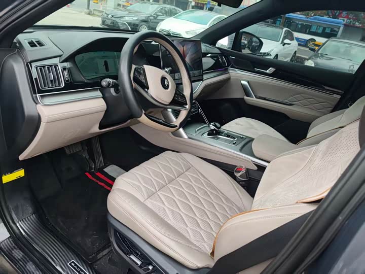 Фото 3 - BYD Tang Hybrid/EV