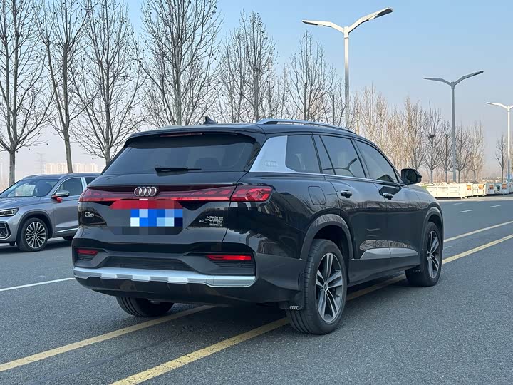 Фото 9 - Audi Q6