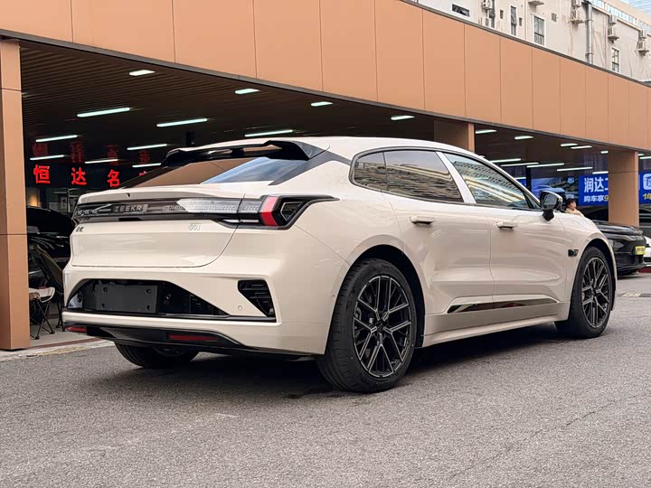Photo 3 - Zeekr 001