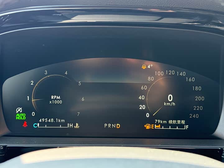 Фото 2 - Lincoln Corsair