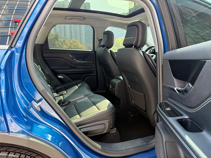 Фото 8 - Lincoln Corsair