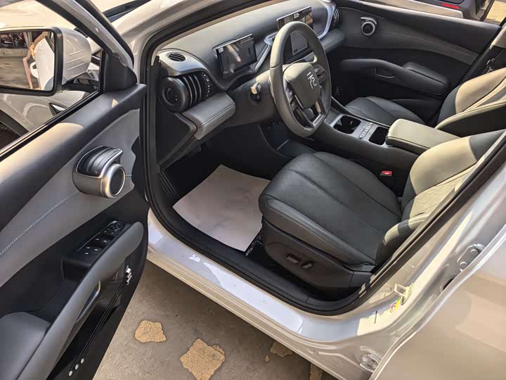 Фото 4 - BYD Yuan Plus