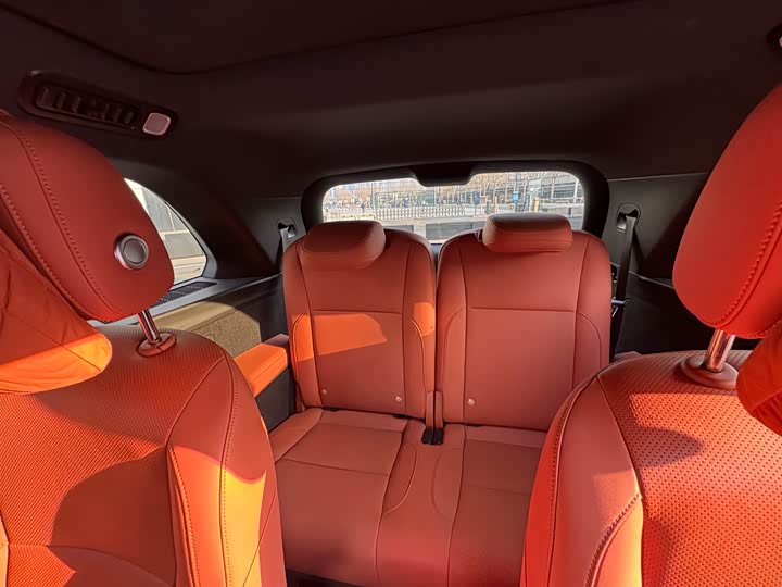 Фото 9 - LiXiang L8