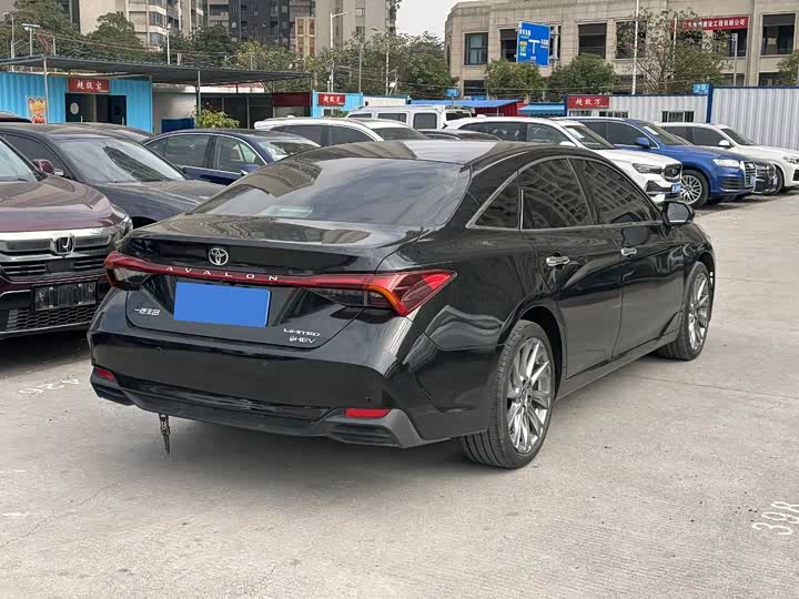 Фото 4 - Toyota Avalon