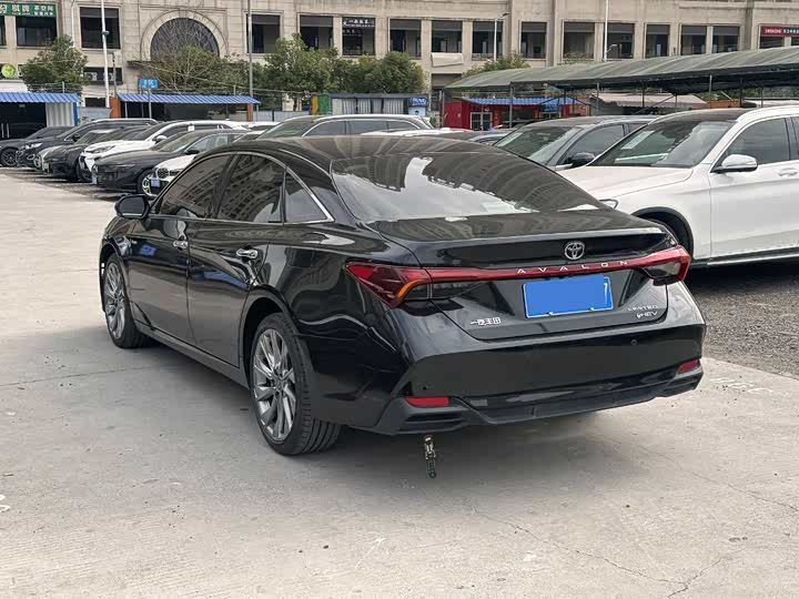 Фото 6 - Toyota Avalon