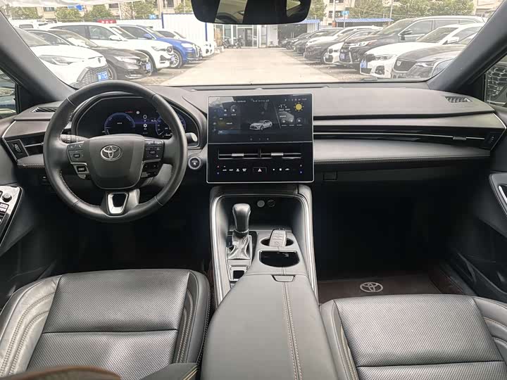 Фото 9 - Toyota Avalon