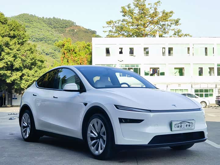 Фото 2 - Tesla Model Y