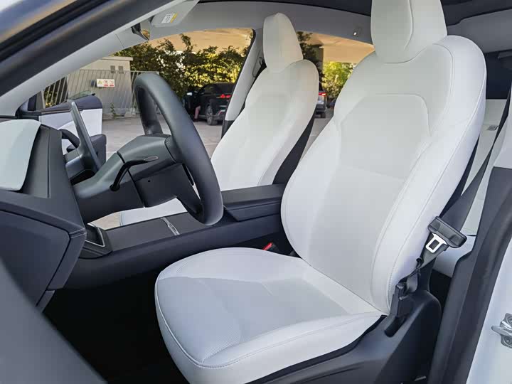 Фото 4 - Tesla Model Y