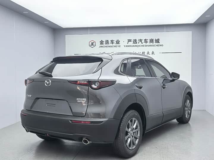 Фото 4 - Mazda CX-30