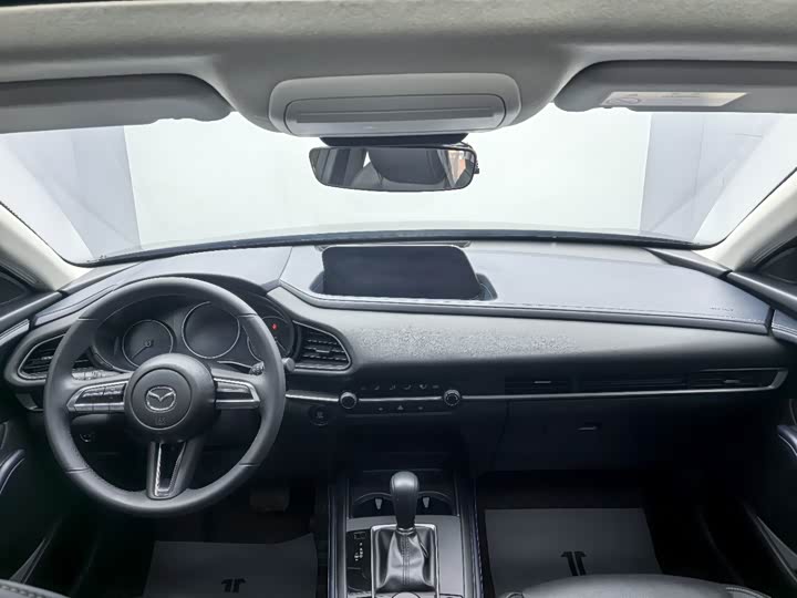 Фото 8 - Mazda CX-30