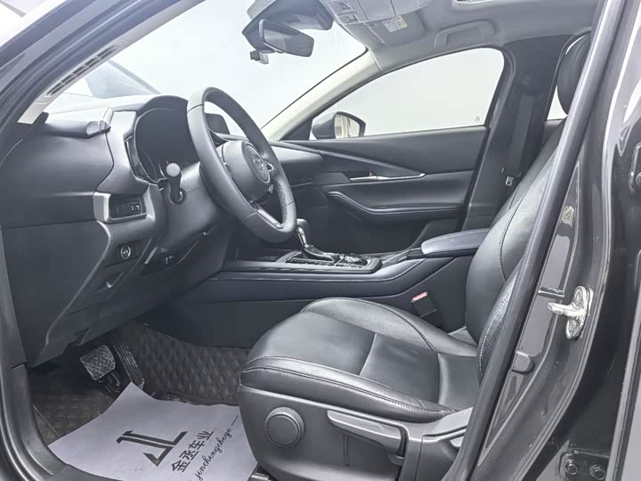 Фото 9 - Mazda CX-30