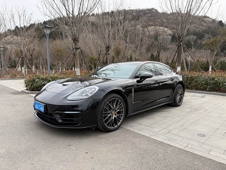 Фото 1 - Porsche Panamera