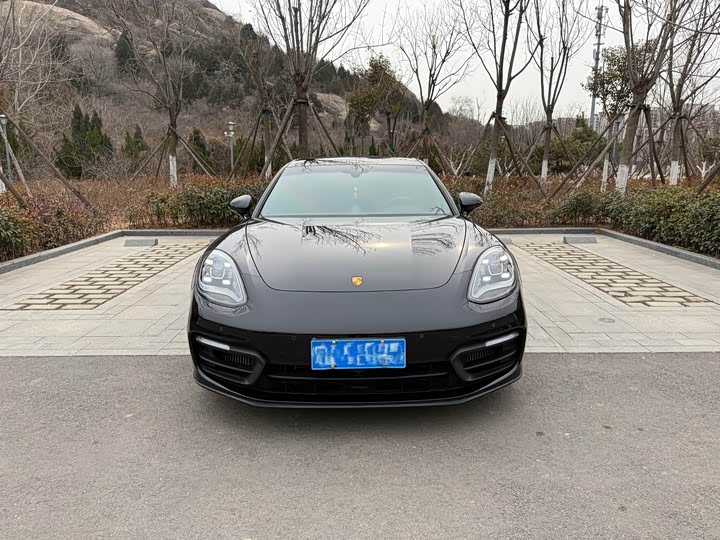 Фото 2 - Porsche Panamera