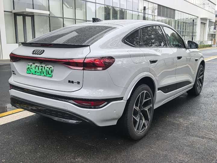 Фото 3 - Audi Q6L e-tron Sportback