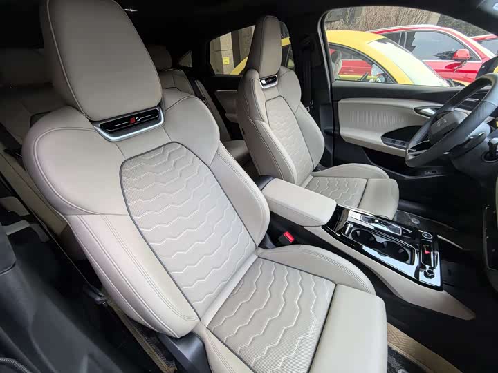 Фото 5 - Audi Q6L e-tron Sportback