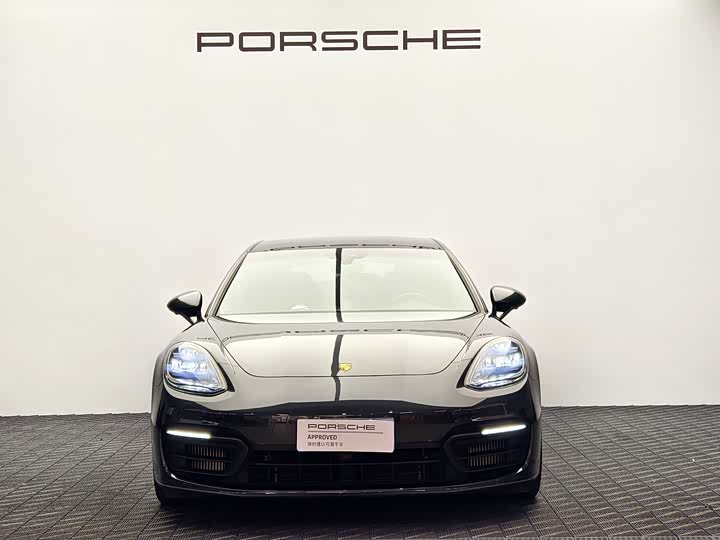 Фото 2 - Porsche Panamera