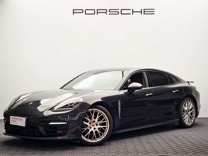 Фото 3 - Porsche Panamera