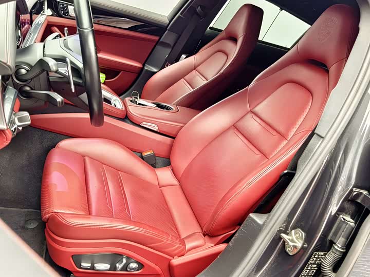 Фото 9 - Porsche Panamera