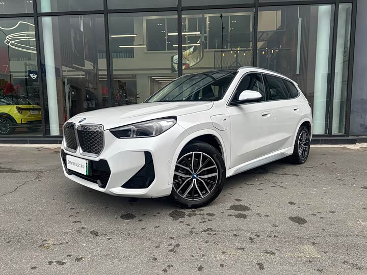 Фото 1 - BMW iX1