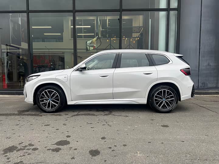 Фото 3 - BMW iX1