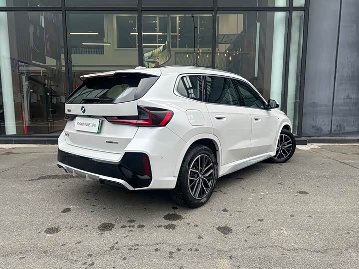 Фото 4 - BMW iX1