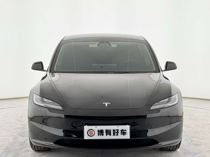 Фото 2 - Tesla Model 3