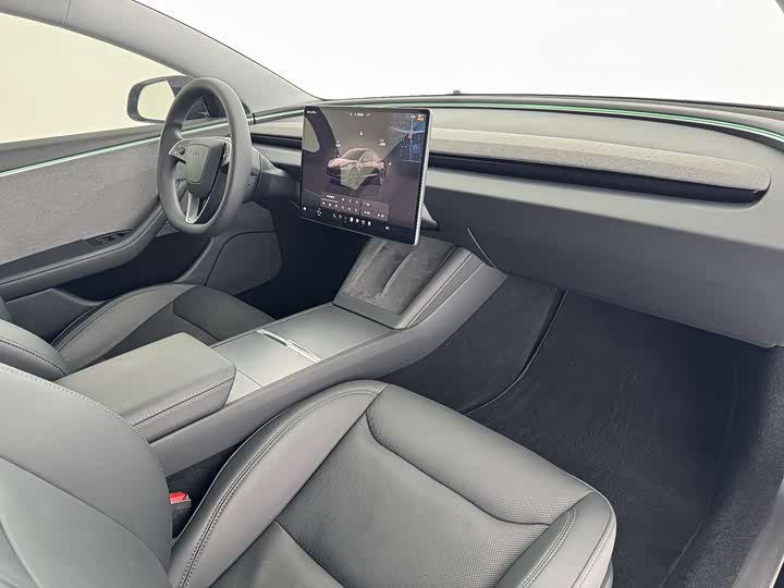 Фото 6 - Tesla Model 3