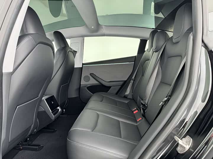 Фото 7 - Tesla Model 3